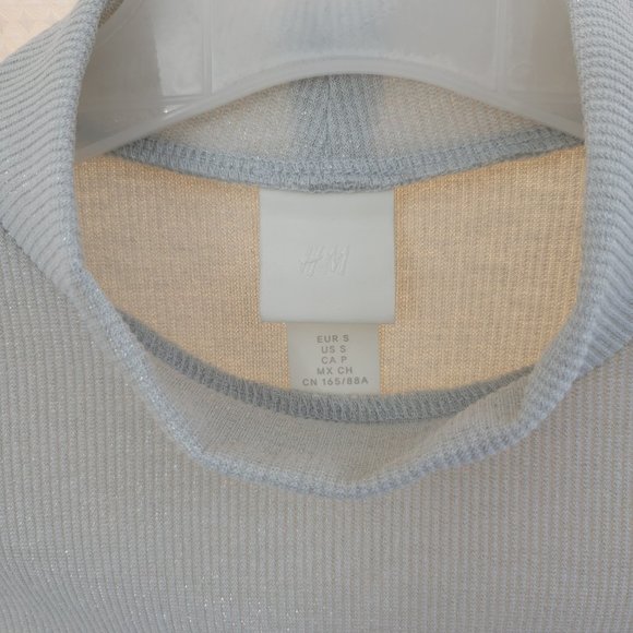 Silver Crop Top - Picture 3 of 4